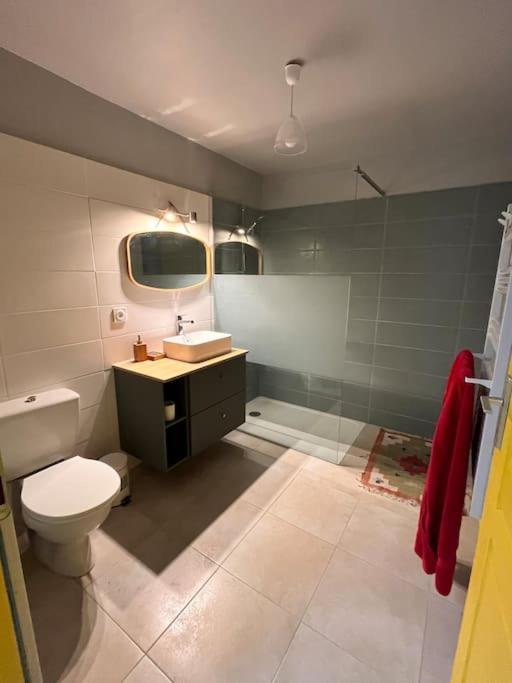 Grande Chambre Chez L'Artiste-Peintre La Reole Luaran gambar