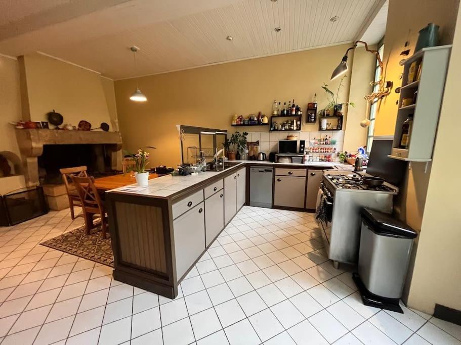 Grande Chambre Chez L'Artiste-Peintre La Reole Luaran gambar